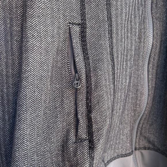 Lululemon Daily Practice Jacket - Picture 8 of 9